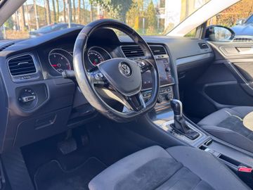 Volkswagen Golf - 10