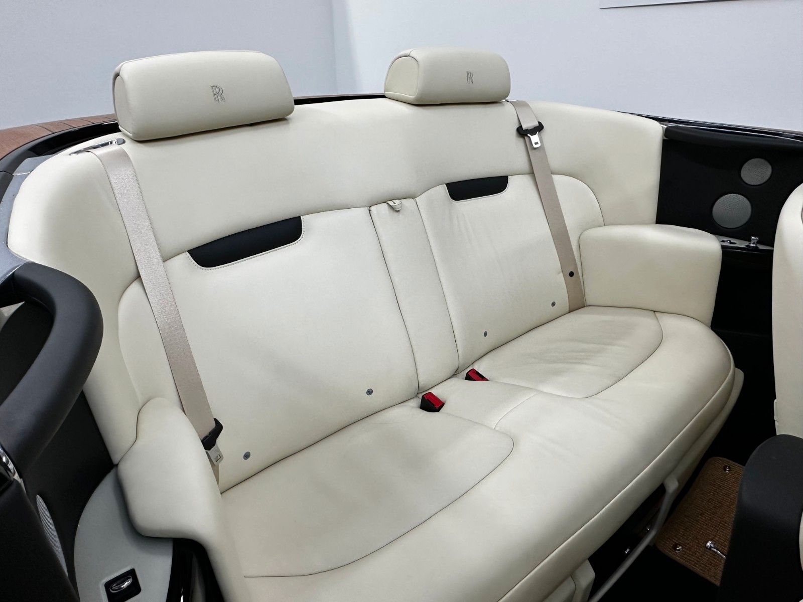 Fahrzeugabbildung Rolls-Royce Phantom Drophead/TEAK-DECK/KAMERA/WENIG KM/TOP