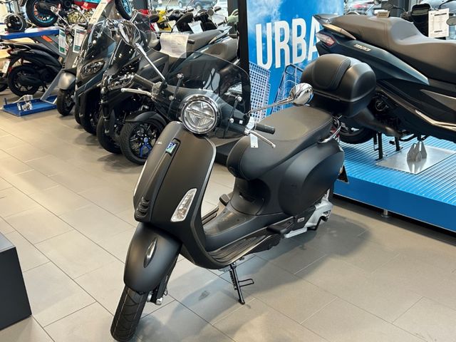 Vespa Primavera 125 S Schwarz mit Tageszulassung - opt