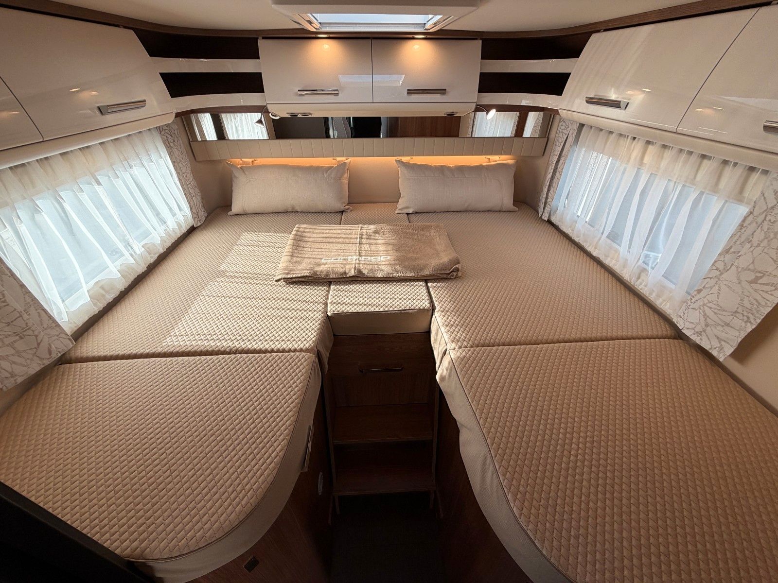 Fahrzeugabbildung Carthago C2-tourer I 143 KB-LE comfort Mercedes