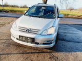 Toyota Avensis Verso 2.0 D-4D Klima - Toyota Avensis Verso: 2.0