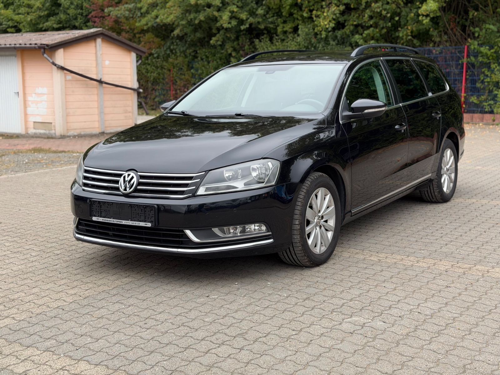 Volkswagen Passat - 1
