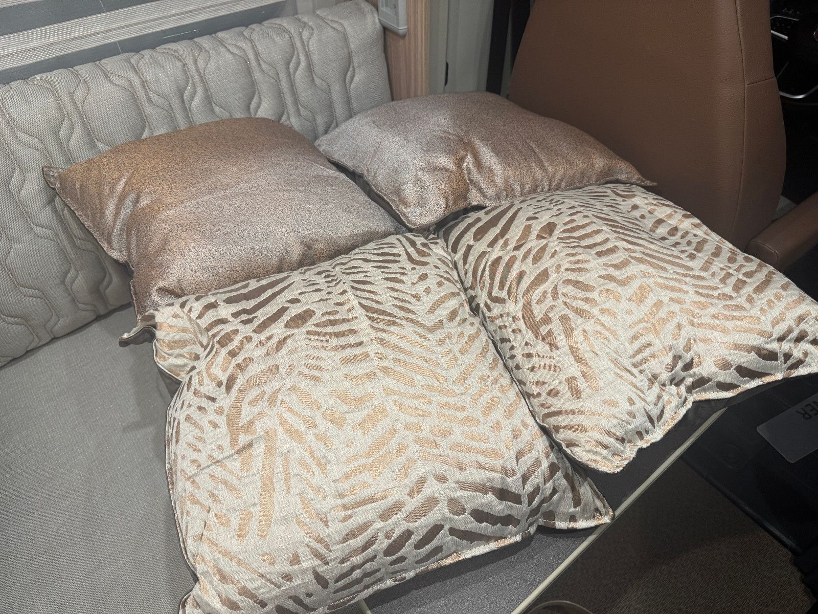 Fahrzeugabbildung Bürstner LIMITED T 690 G FIAT 9G-AUTOMATK HUBBETT SAT TV