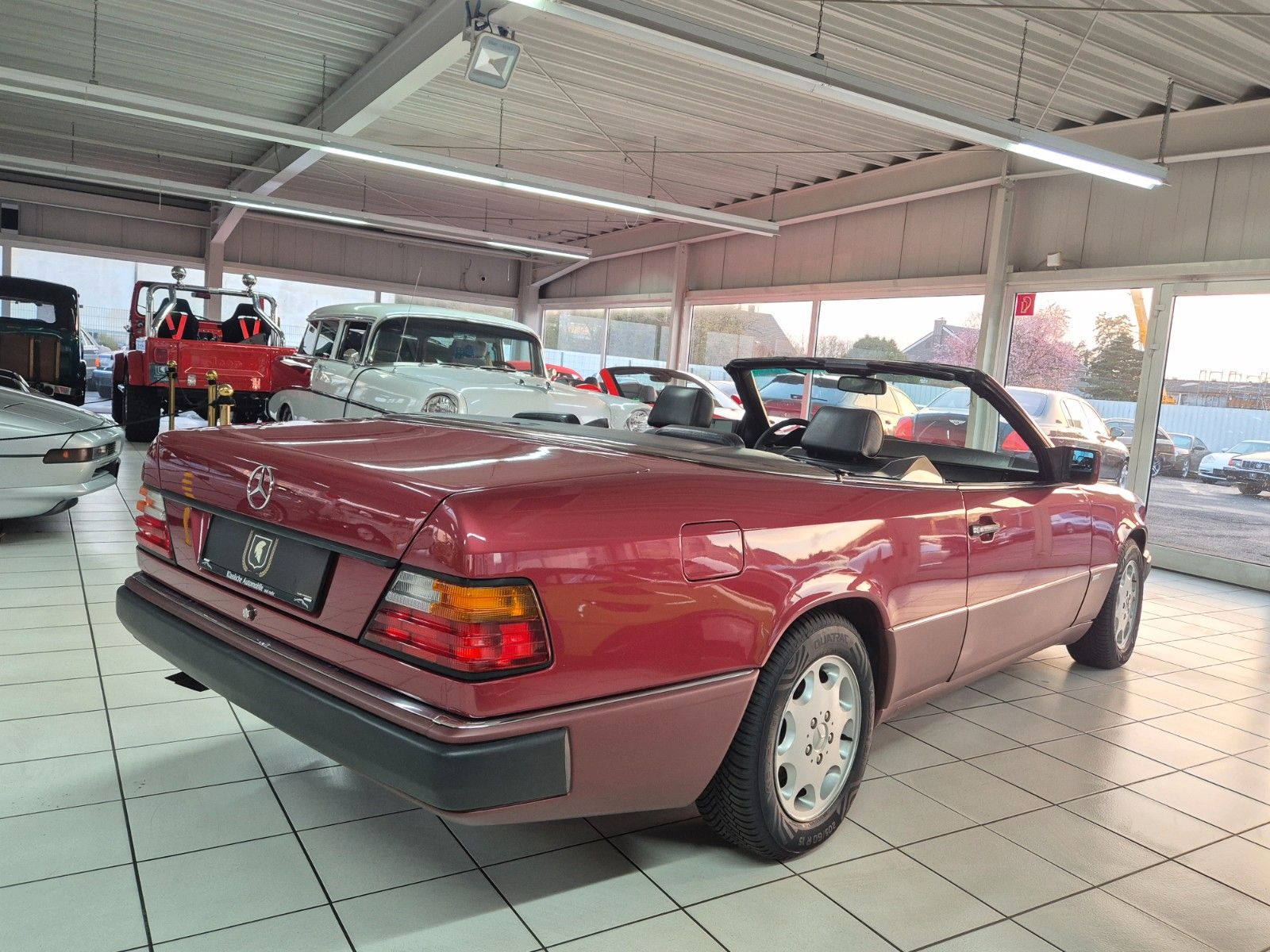 Fahrzeugabbildung Mercedes-Benz 300 CE-24 Sportline/Deutsch/Sehr viele Optionen