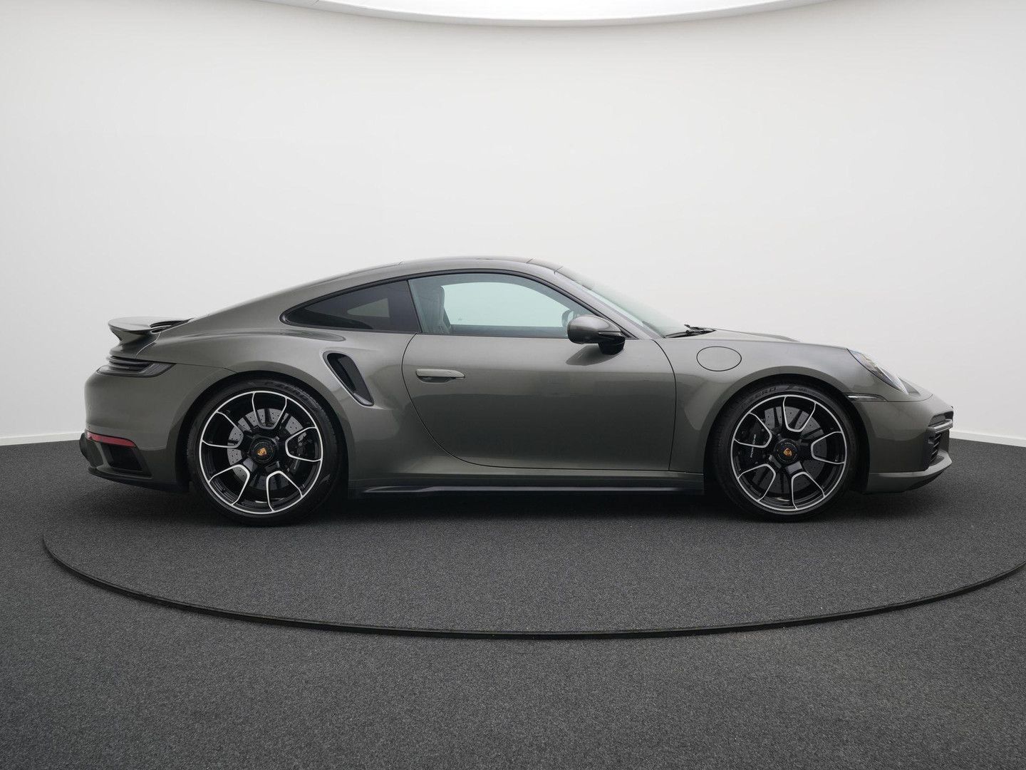 Porsche 992 Turbo S imagem 2