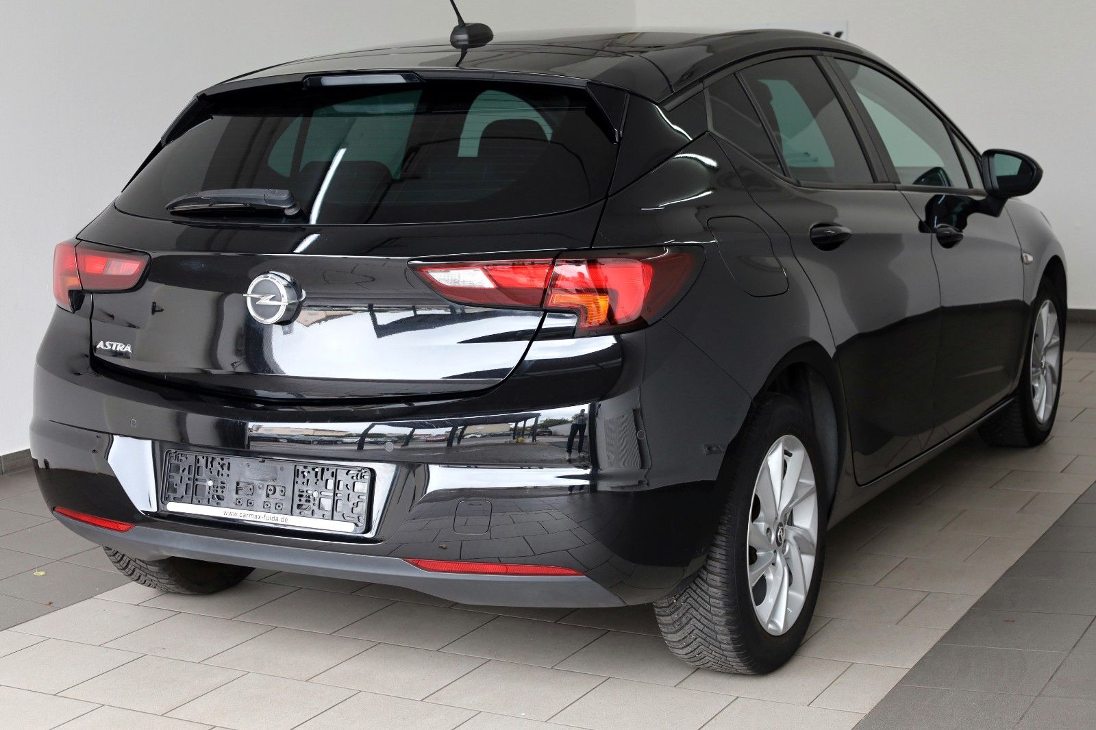 Fahrzeugabbildung Opel Astra K Lim. 5-trg. Edition Navi,LED,SH,PDC