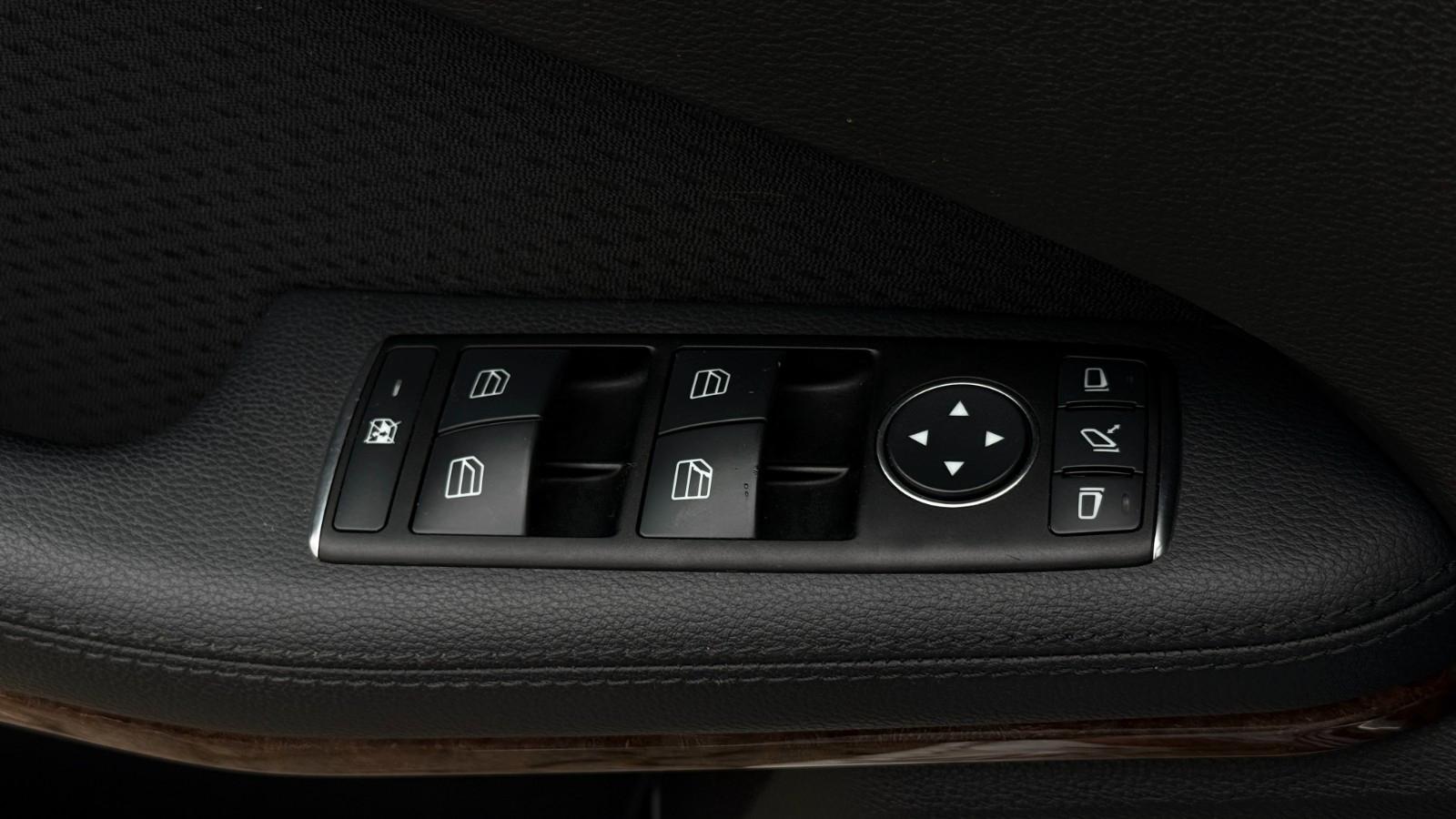 Mercedes-Benz E 220 Elegance *Automatik*AMG-Paket*Xenon*