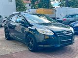 Ford Focus Turnier Trend *8Fach bereift *SHZ *Klima - Ford Focus aus 2011: Turnier