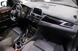 BMW 220 i AT Sport Line 18" LED NAVI AHK SH TOP DE - gebrauchte BMW 220 Active Tourer aus dem Jahr 2019