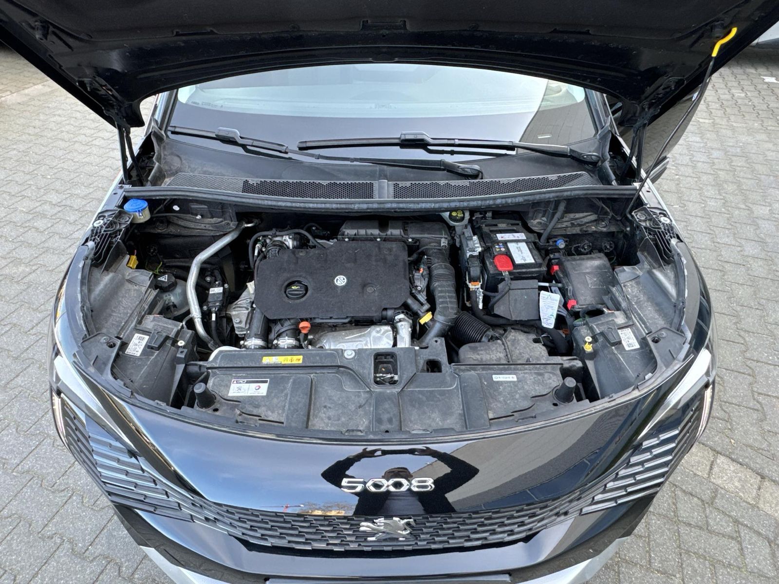 Fahrzeugabbildung Peugeot 5008 Allure 7 SITZER+NAVI+CARPLAY