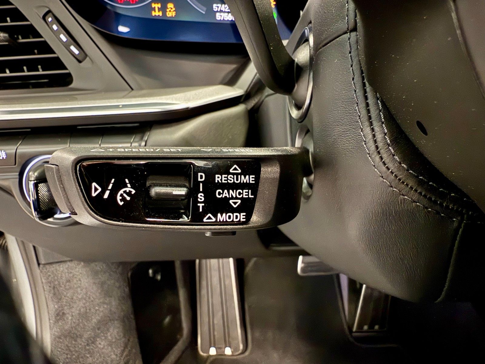 Fahrzeugabbildung Porsche 911 992 Turbo S Cabrio PCCB/LIFT/ACC/APPROVED