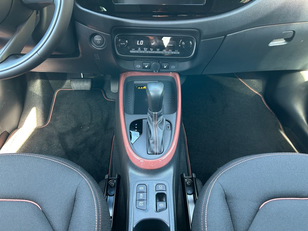 TOYOTA Aygo X 1,5 Hybrid Teamplayer (AB7) TOYOTA Aygo X 1,5 Hybrid Teamplayer (AB7)