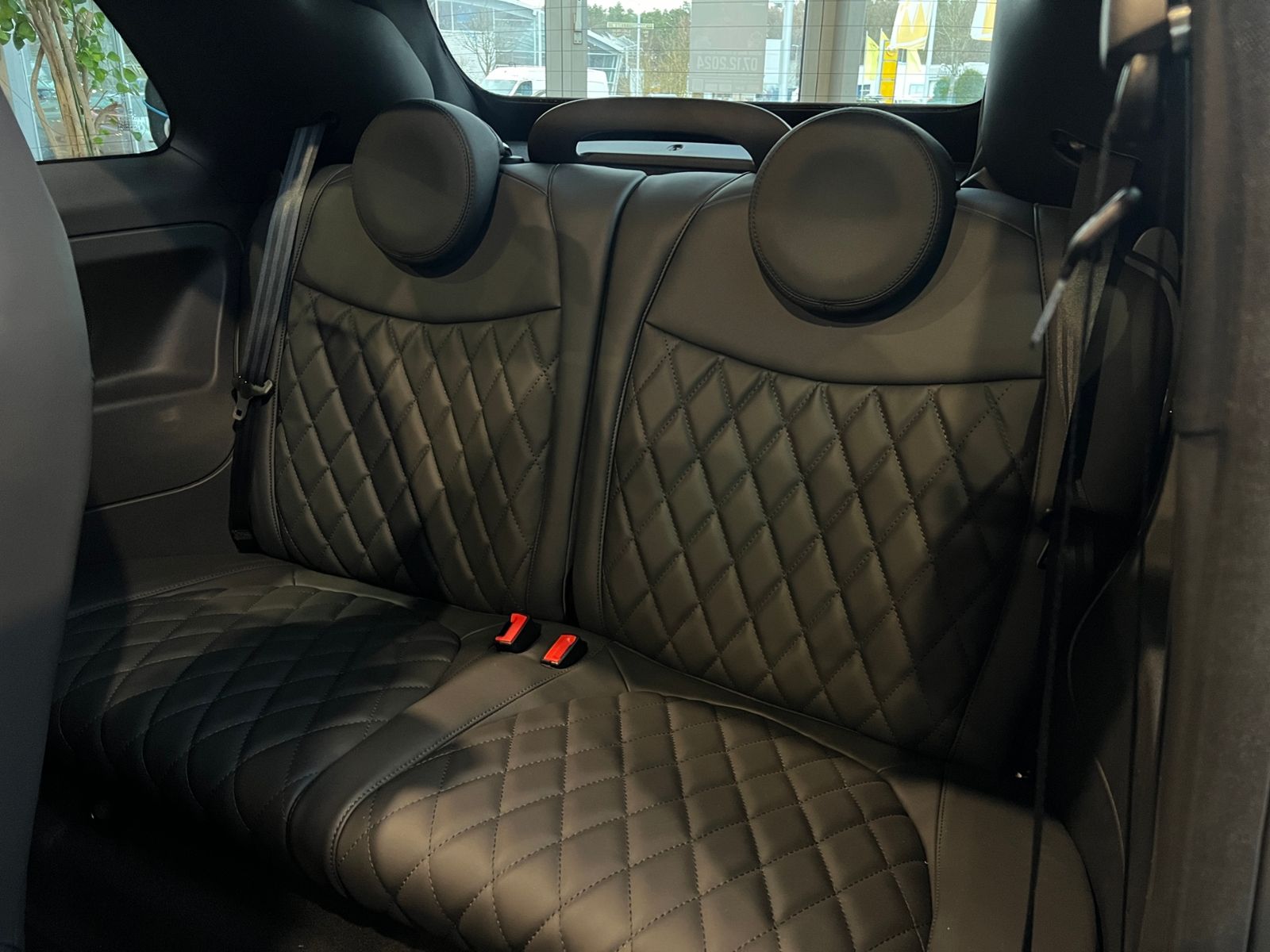 Fahrzeugabbildung Abarth 695C KLIMA LEDER NAV DAB PDC ALU