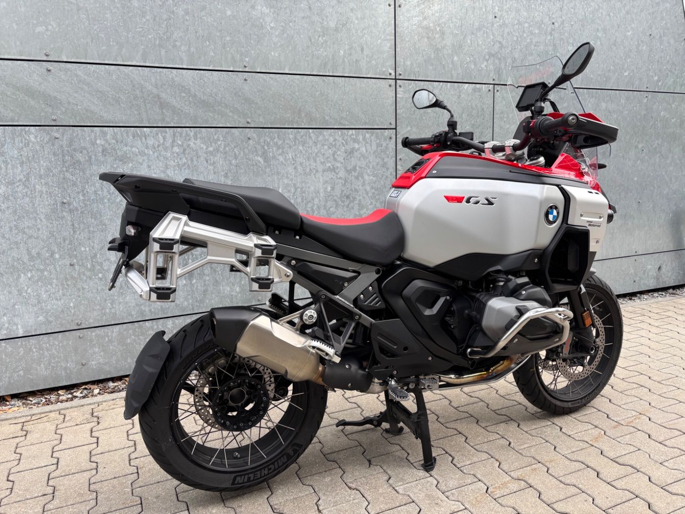 Fahrzeugabbildung BMW R 1300 GS Adventure 3 Pakete