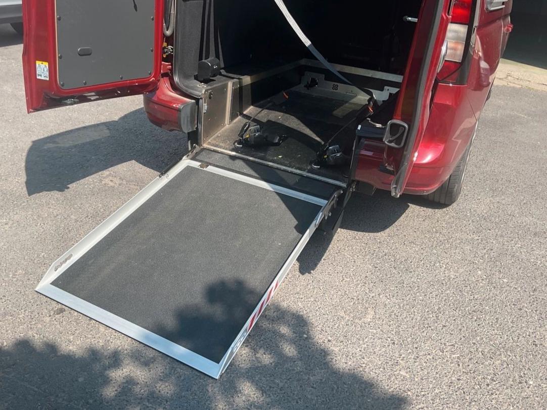 Volkswagen Caddy 1.5 TSI Maxi ROLLSTUHLRAMPE BEHINDERTER