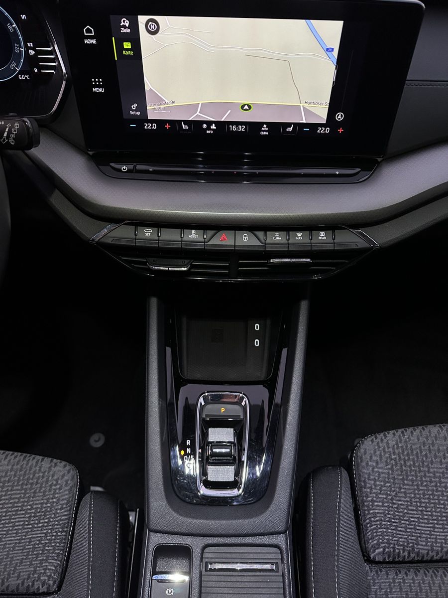 Fahrzeugabbildung SKODA Octavia Combi 2.0 TDI DSG Ambition NAV+LED+VCOCK