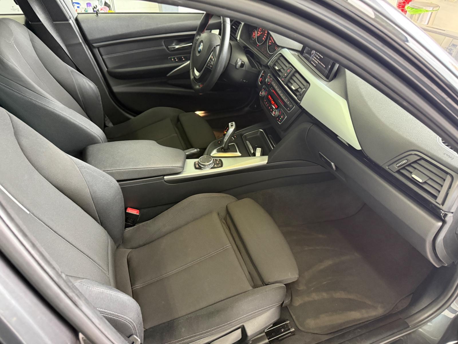BMW 320 d*SPORT*AUTO*PANO*NAVI*CAM*HUD*BI-XN*LED*TMP