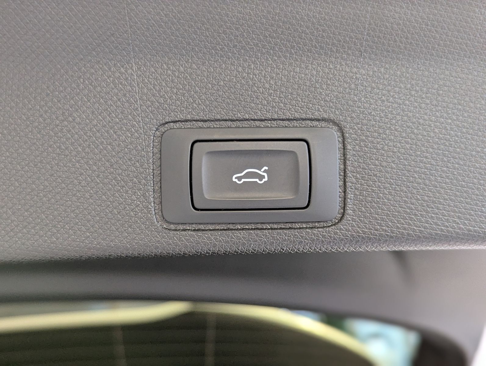 CUPRA Terramarr 1.5 eTSI Dinamica Edge-Paket HUD 19" - Image 17