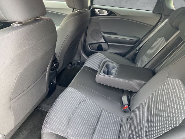 Fahrzeugabbildung Kia Ceed ULTIMATE EDITION 1.5 T-GDI DCT *STYLE-PAKET