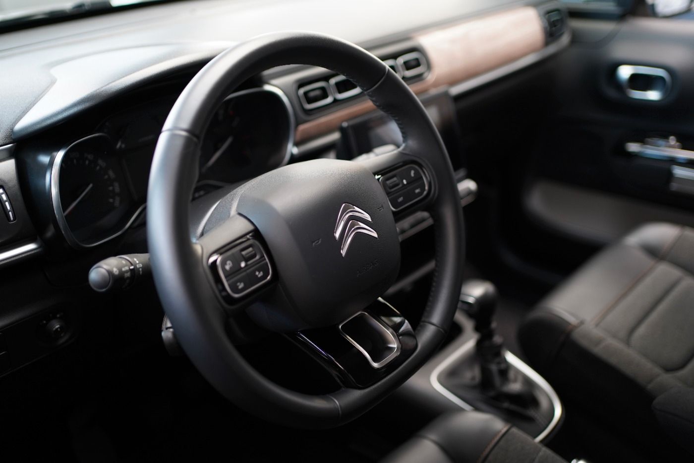 Fahrzeugabbildung Citroën C3 PureTech 110 Shine Pack Sitzheizung Navi DAB