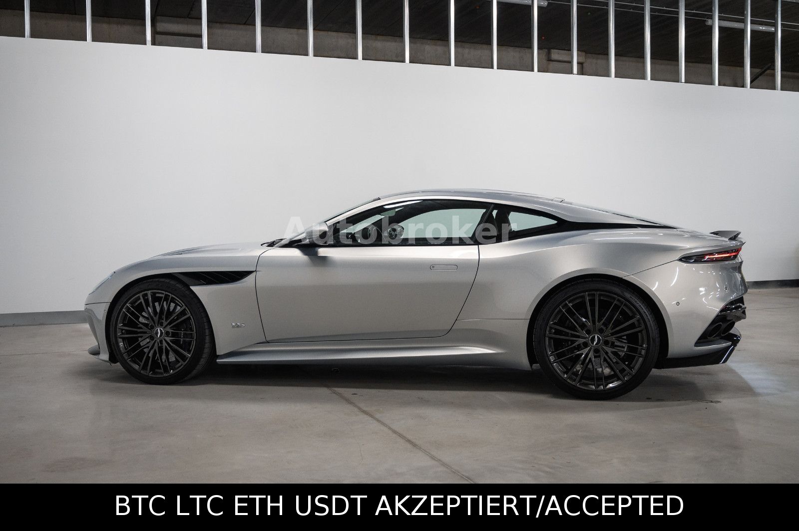 Aston Martin DBS – pogled 8