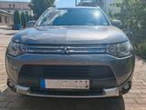 Mitsubishi Plug-in Hybrid Outlander 2.0 TOP - silberne Mitsubishi Plug-in Hybrid Outlander