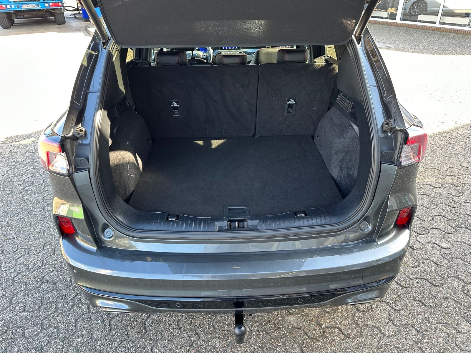 Fahrzeugabbildung Ford Kuga 2.0 EB ST-Line X 4x4/AHK/LED/B&O/HUD