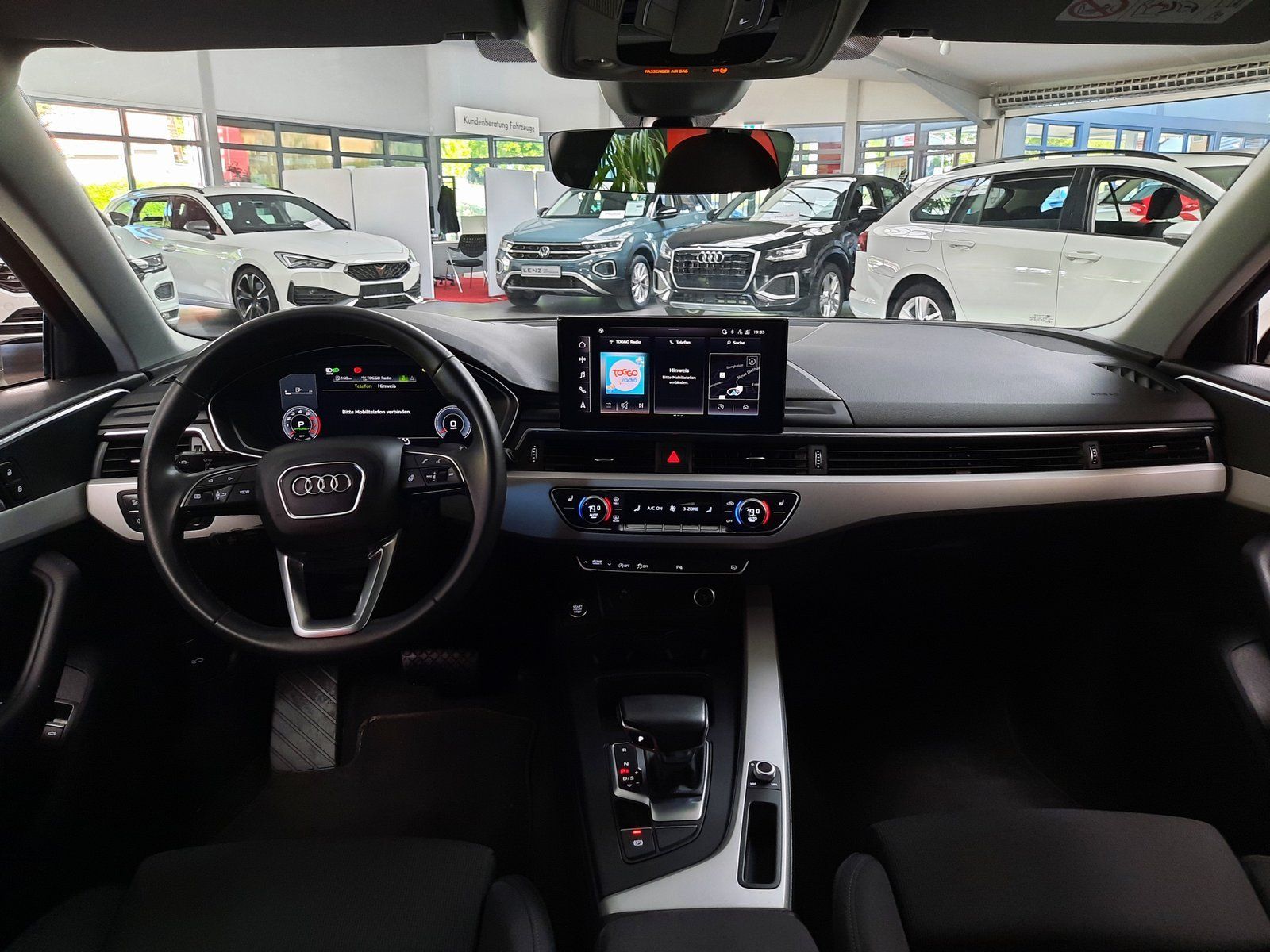 Fahrzeugabbildung Audi A4 Avant 40 TFSI S-line S-tronic *Navi*PDC*LED*