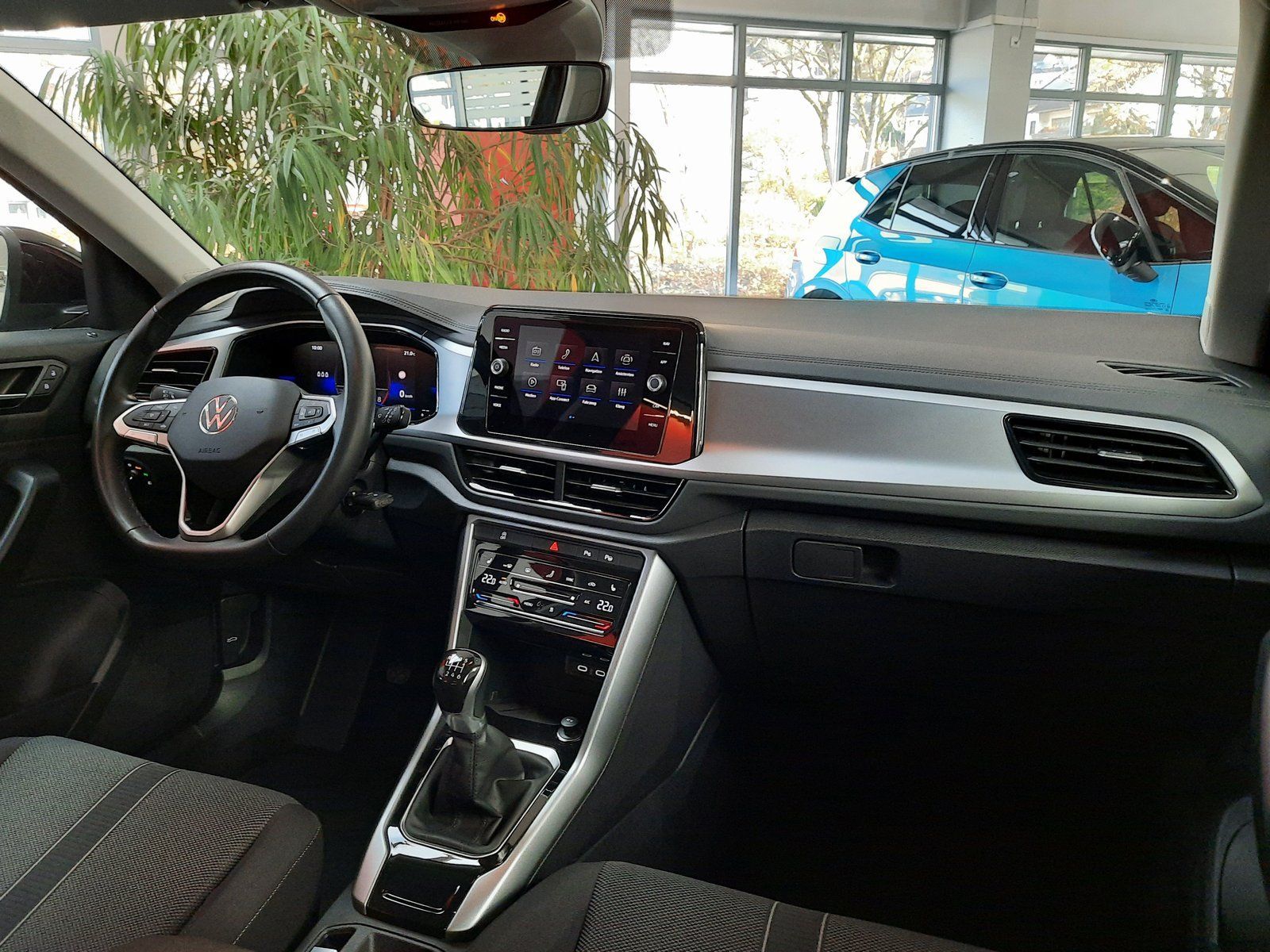 Fahrzeugabbildung Volkswagen T-Roc TSI *Standhzg*AHK*Navi*LED*PDC*ACC*APP*