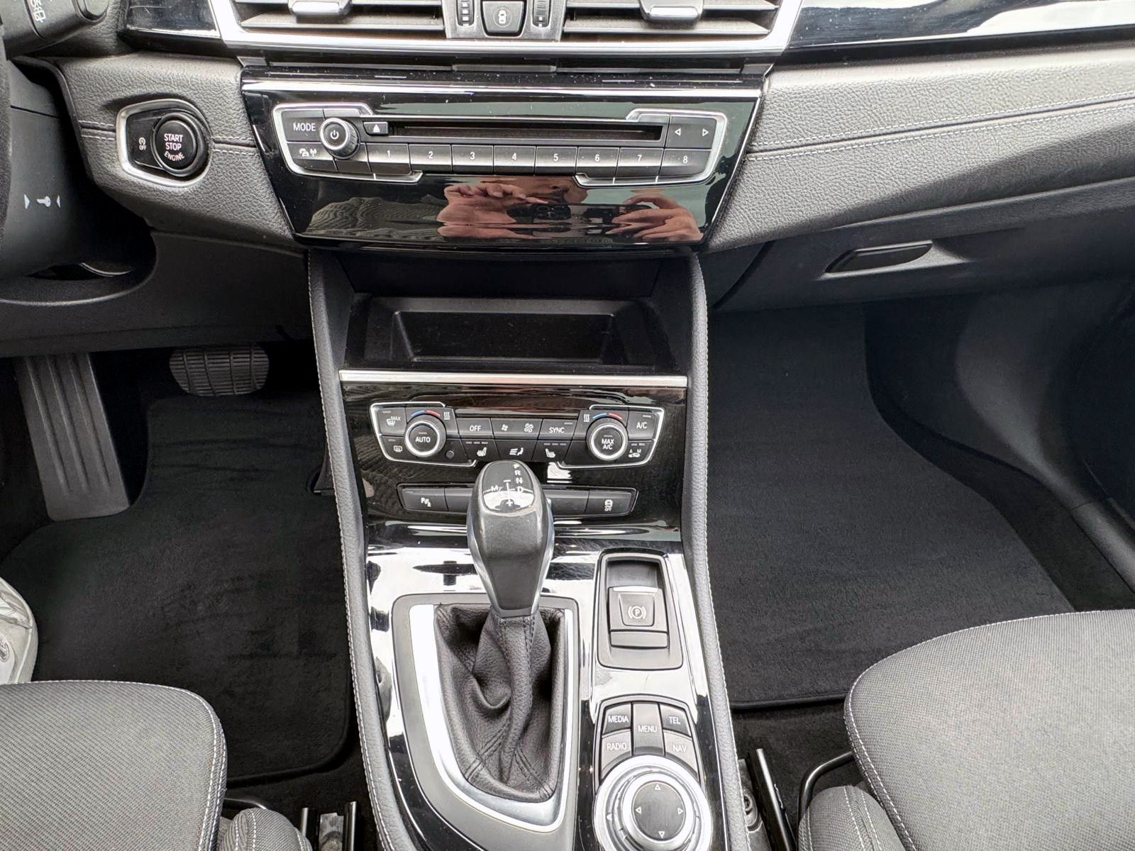 Fahrzeugabbildung BMW 218i Active Tourer Aut. Sport-Line LED KAM PANO