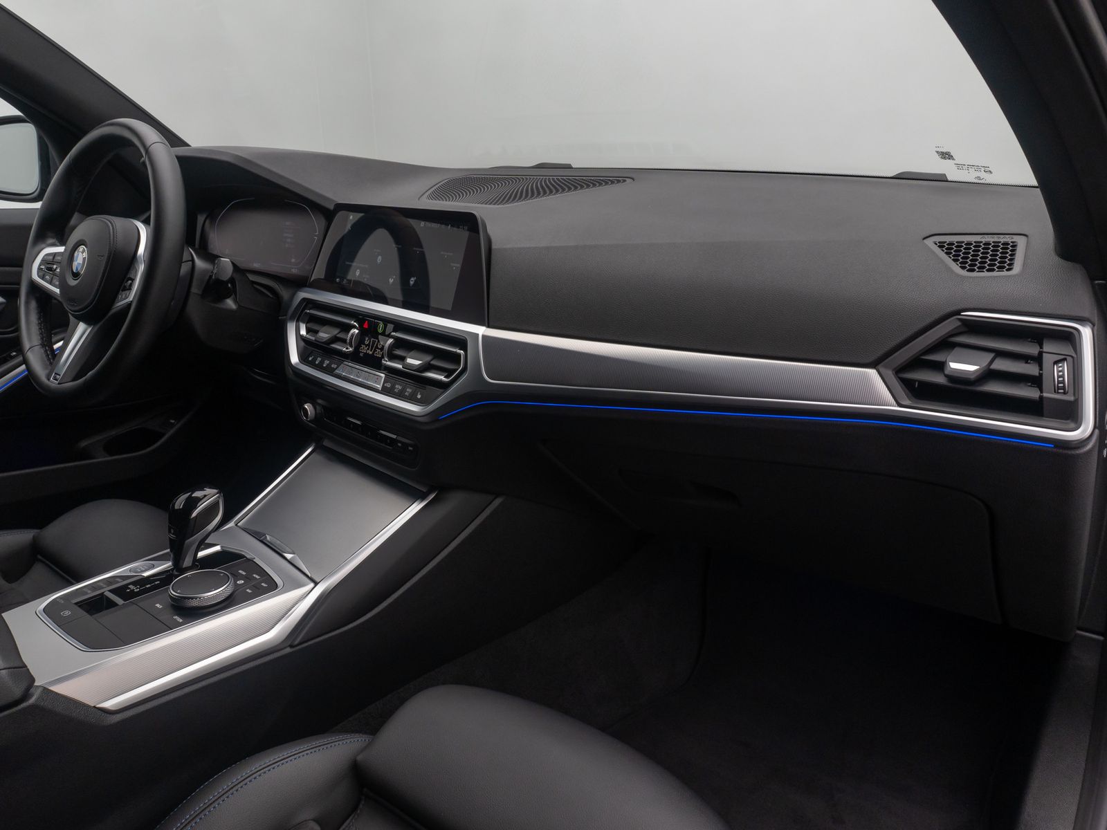 Fahrzeugabbildung BMW 318d M Sport Navi LED AHK DAB FernlichtAss