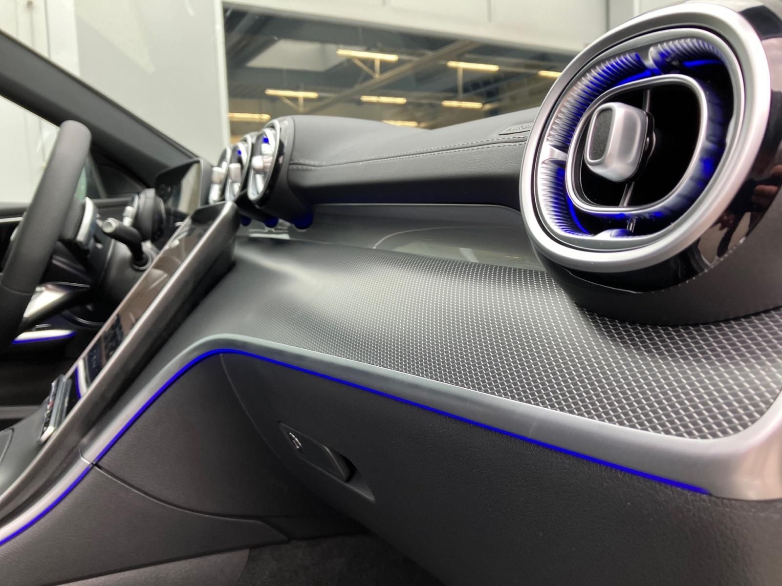Fahrzeugabbildung Mercedes-Benz C 400 e 4M **AMG*NIGHT*MBUX PREMIUM*FAHRASSIST*