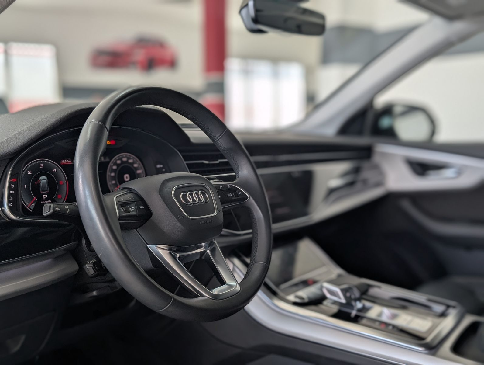 Fahrzeugabbildung Audi Q8 45 TDI Quattro S-line HD-MATRIX AHK LUFT 21"
