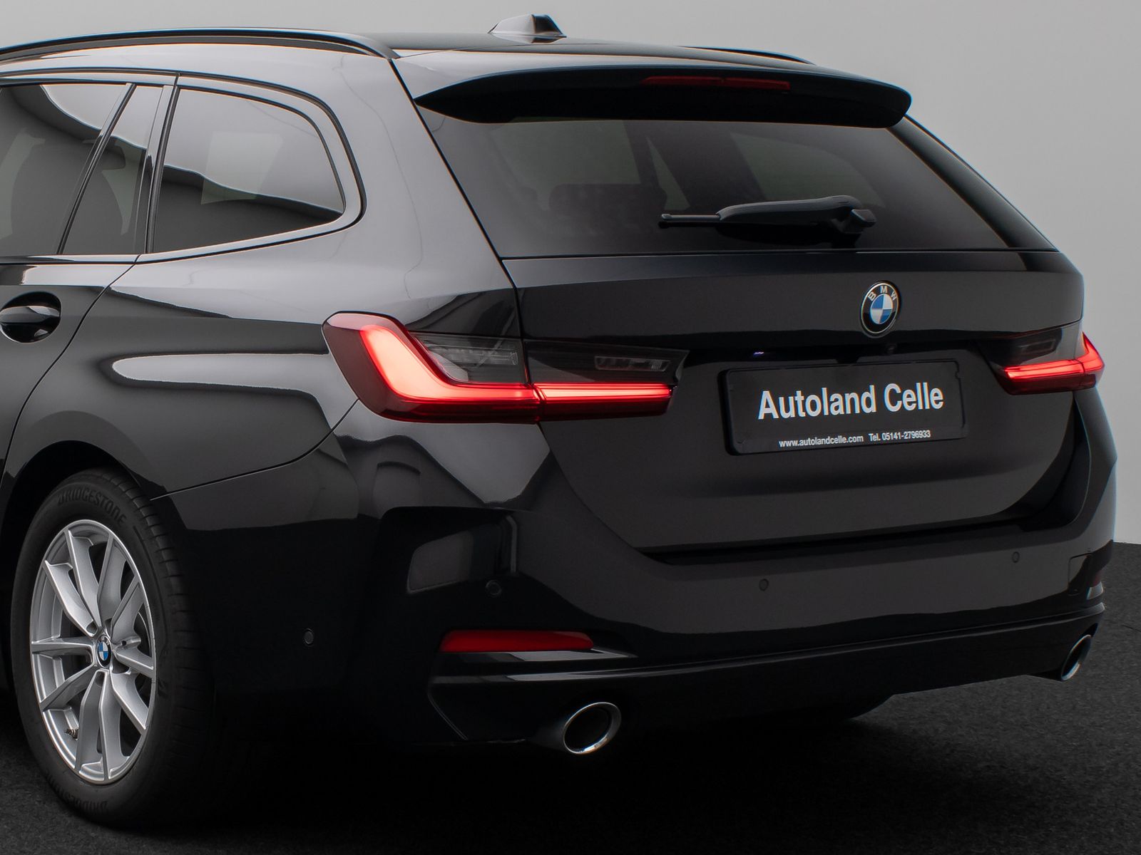 Fahrzeugabbildung BMW 318d Kamera HUD DAB ACC Komfort Alarm Sport