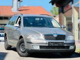 Skoda Octavia Combi 1.6 FSI Ambiente - Skoda Octavia: Fsi