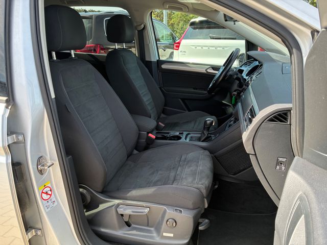 Fahrzeugabbildung Volkswagen Touran 2.0 TDI Comfortline>AUT/AHK/ACC/PDC/SHZ<