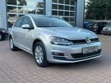 Volkswagen Golf VII Lim. Comfort. Xenon Sitzh. HU/AU neu - gebrauchte Kleinwagen in Weimar