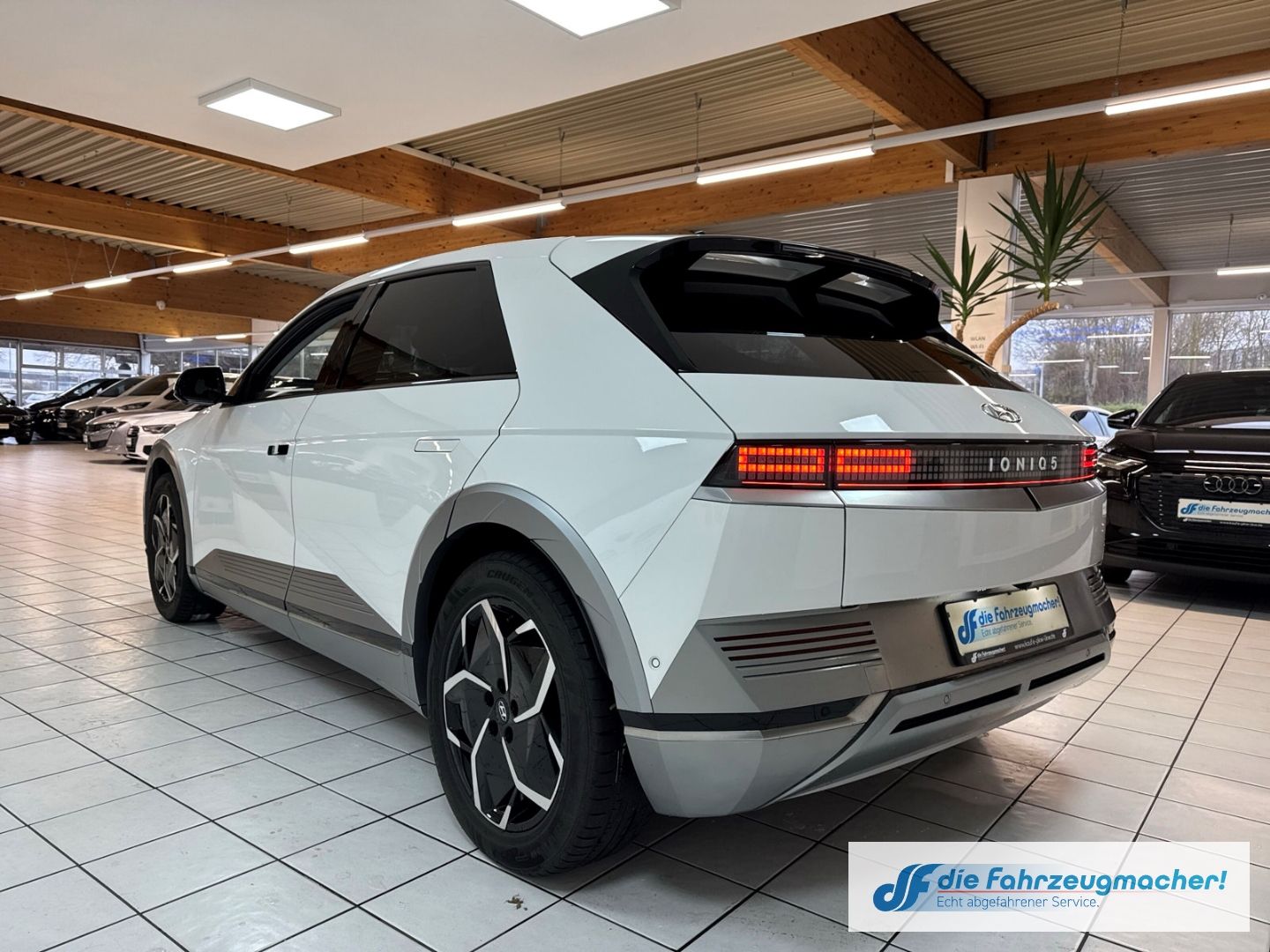 Fahrzeugabbildung Hyundai IONIQ 5 Uniq Elektro HUD El. Fondsitzverst. Navi