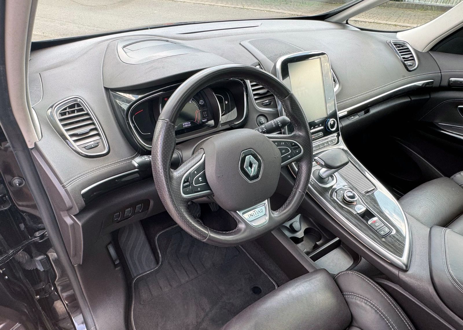 Fahrzeugabbildung Renault Espace V Initiale Paris 2.0 dCi LED ACC KAM AHK