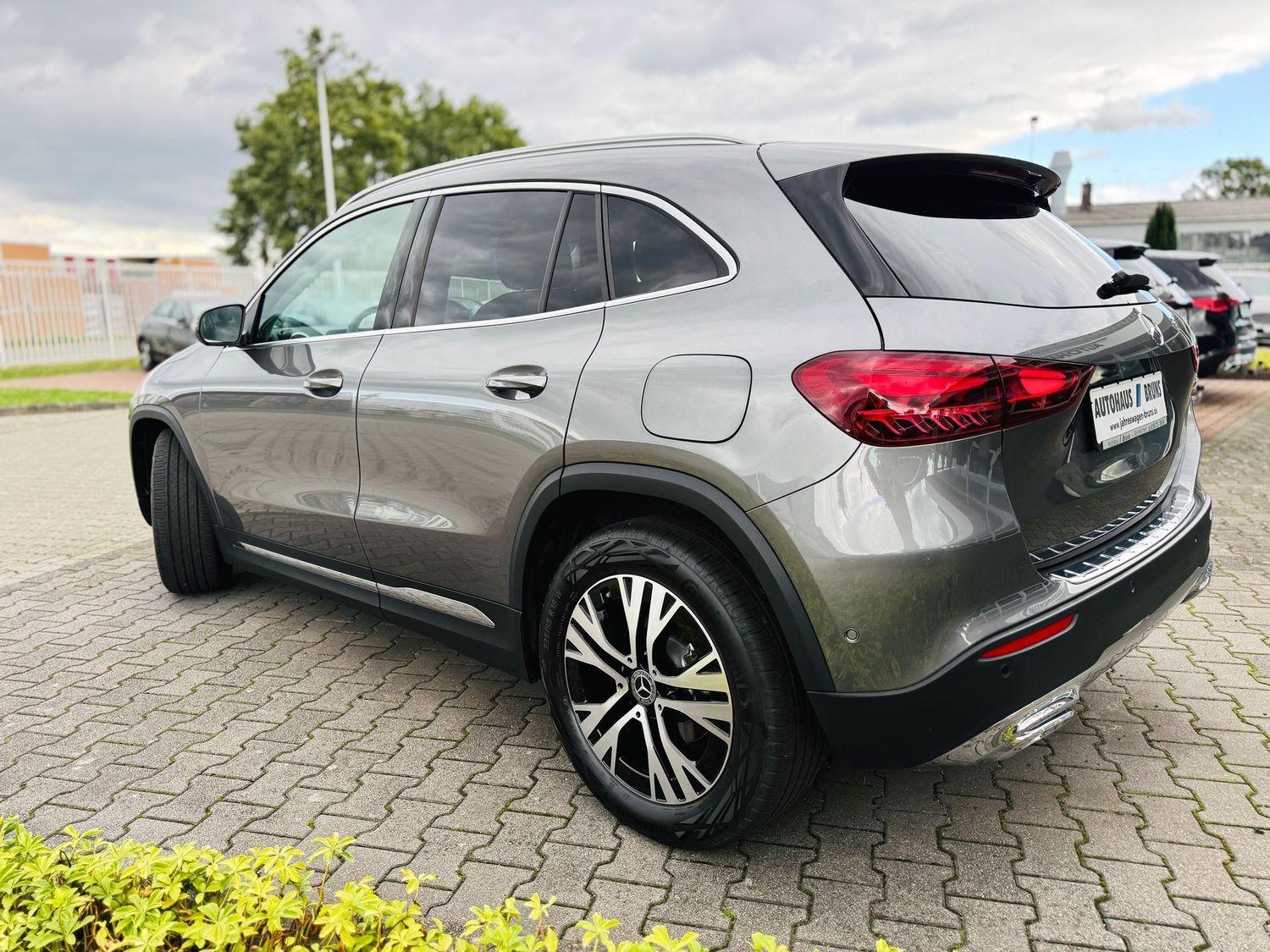 Fahrzeugabbildung Mercedes-Benz GLA 200 PROGRESSIVE ADVANCED, 360°, Totwinkel, W
