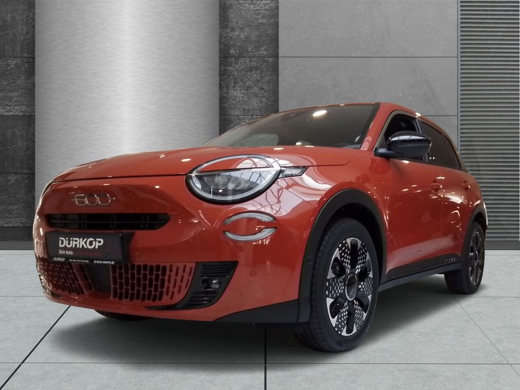Fiat 600e La Prima Navi 360 Kamera Massagesitze LED D
