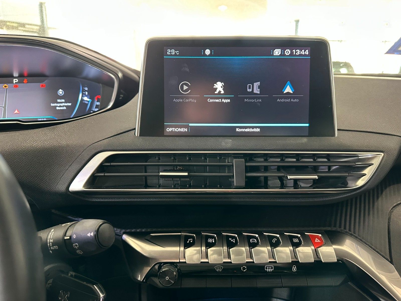 Fahrzeugabbildung Peugeot 5008 Active Busines 1.2 VIRTUAL/NAVI/PDC+CAM/LED