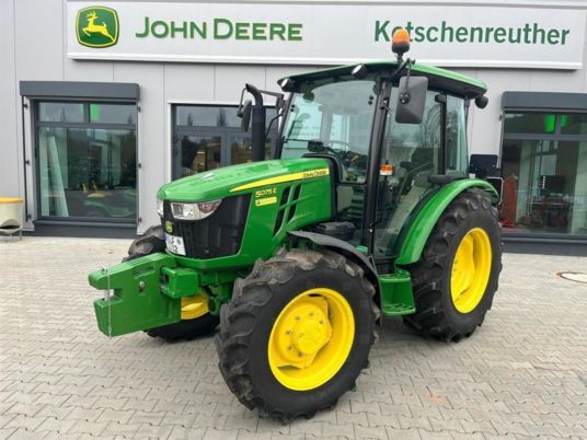 John Deere 5075E