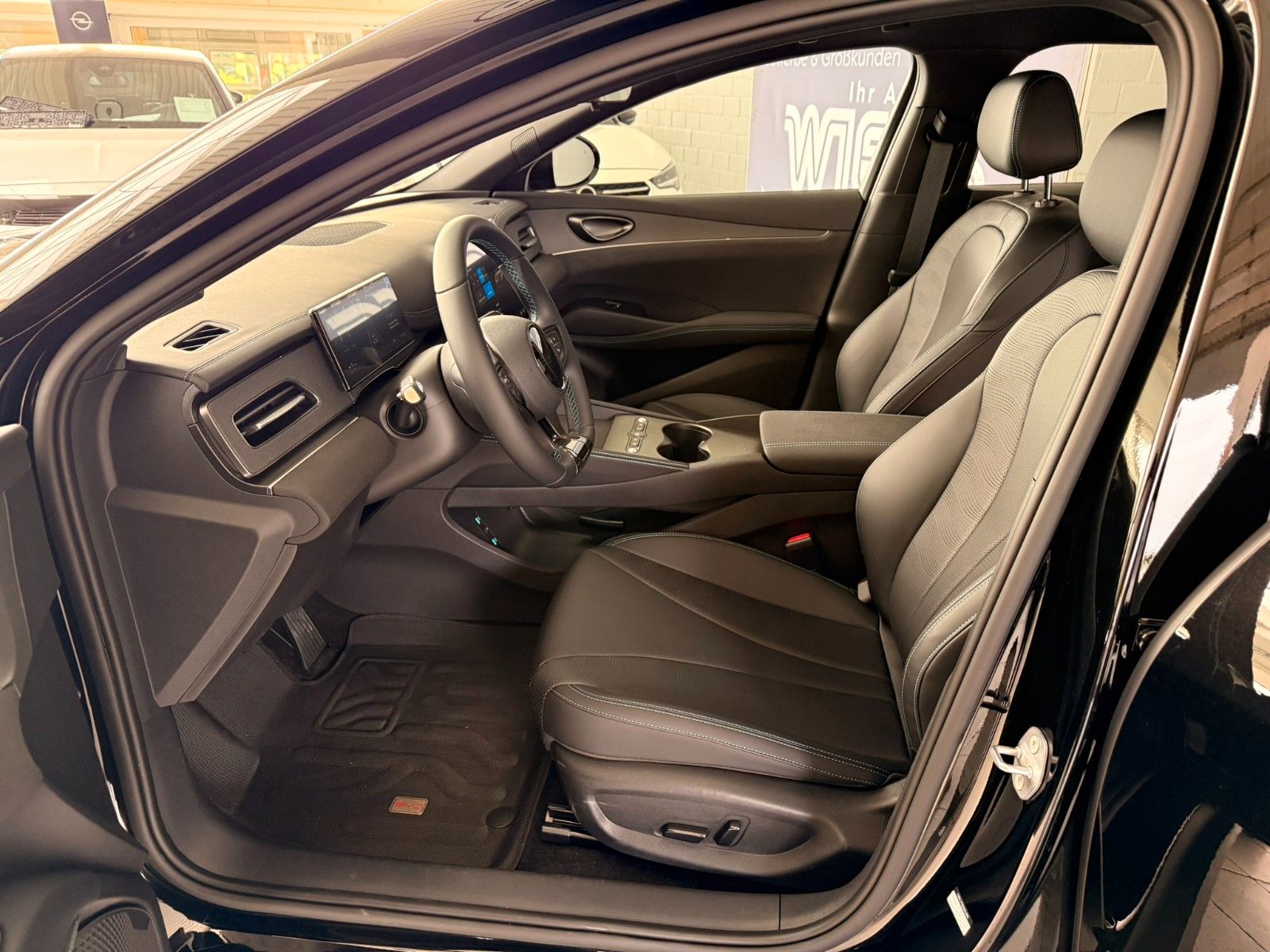 BYD SEAL 6