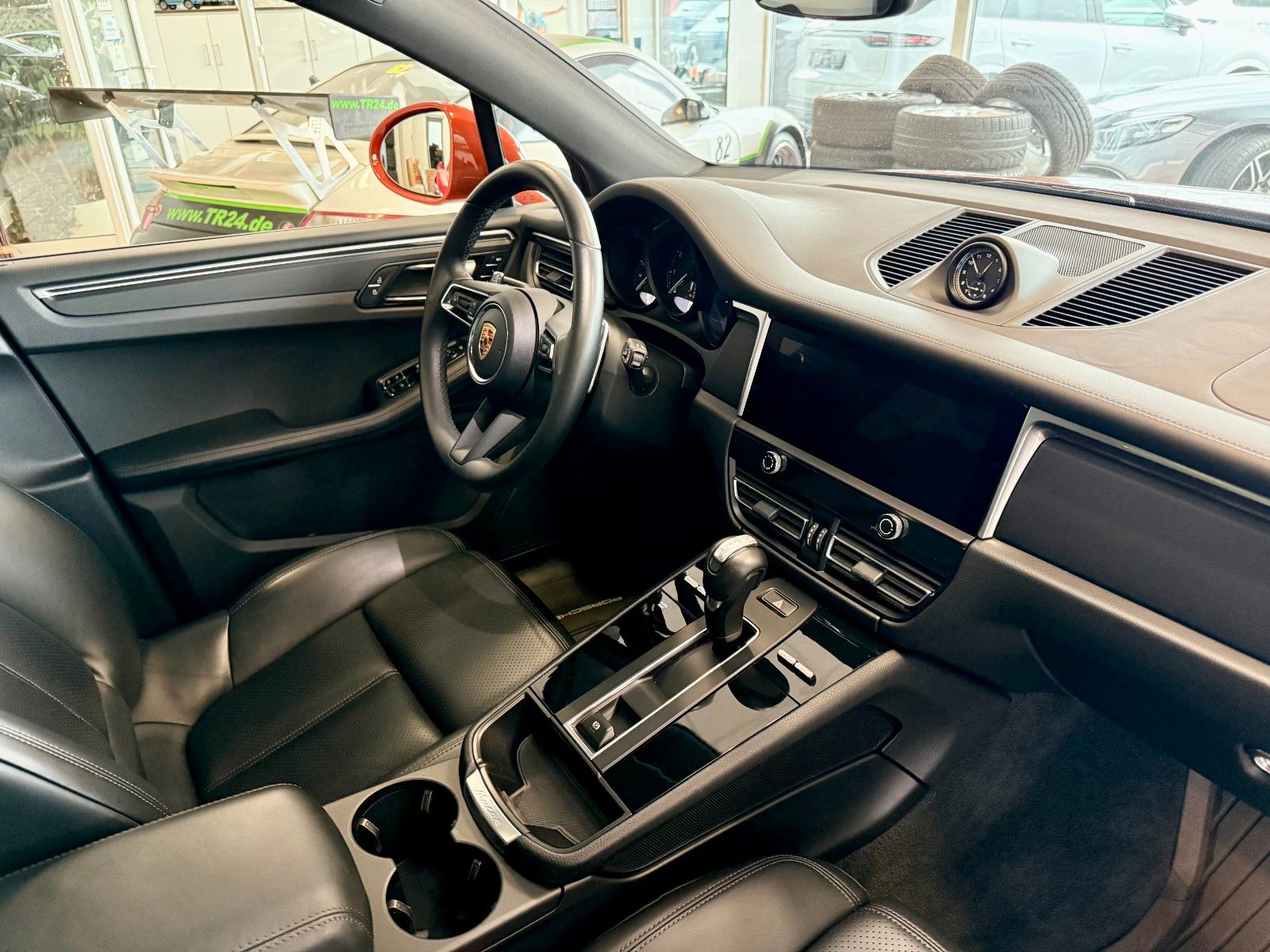 Fahrzeugabbildung Porsche Macan Luftfederung/Panorama/Keyless/21Zoll/BOSE