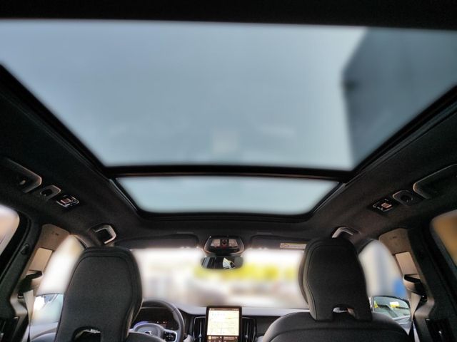 VOLVO XC 60 (Bild 26 von Array)