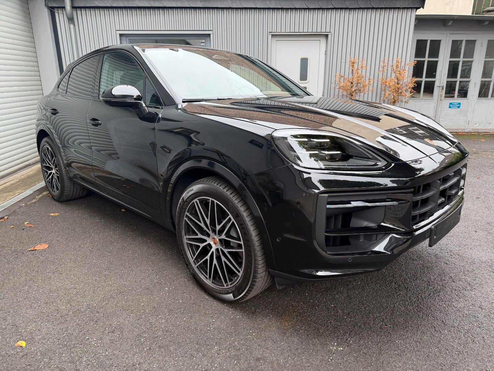 Porsche Cayenne - 1