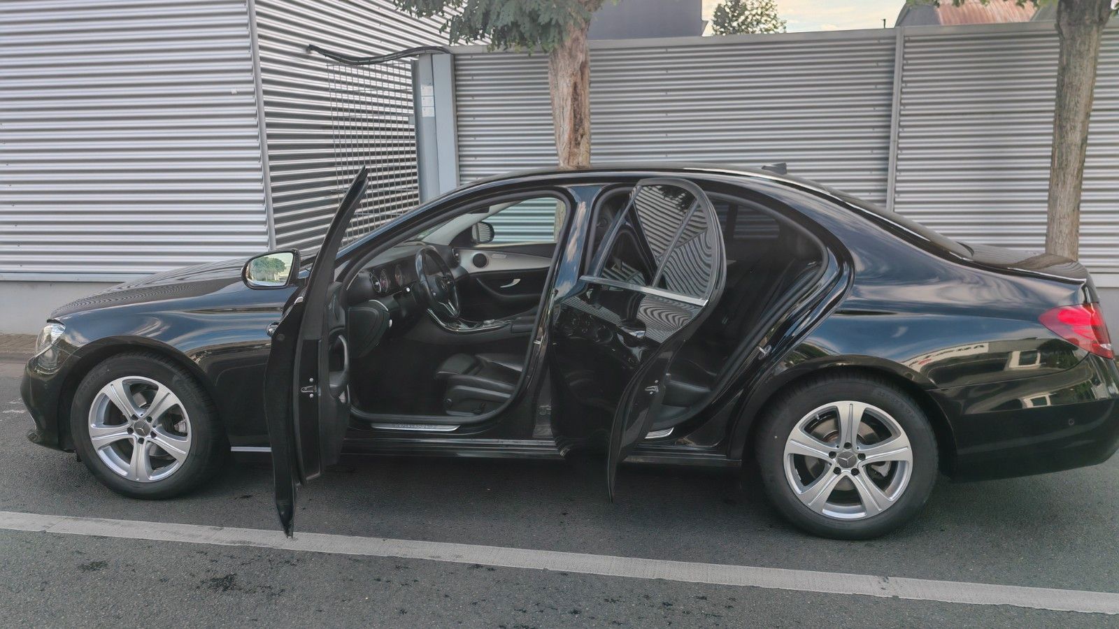 Mercedes E 200 - 1