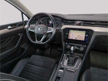 Volkswagen Passat Variant Elegance 1.5 TSI DSG AHK Navi Kam