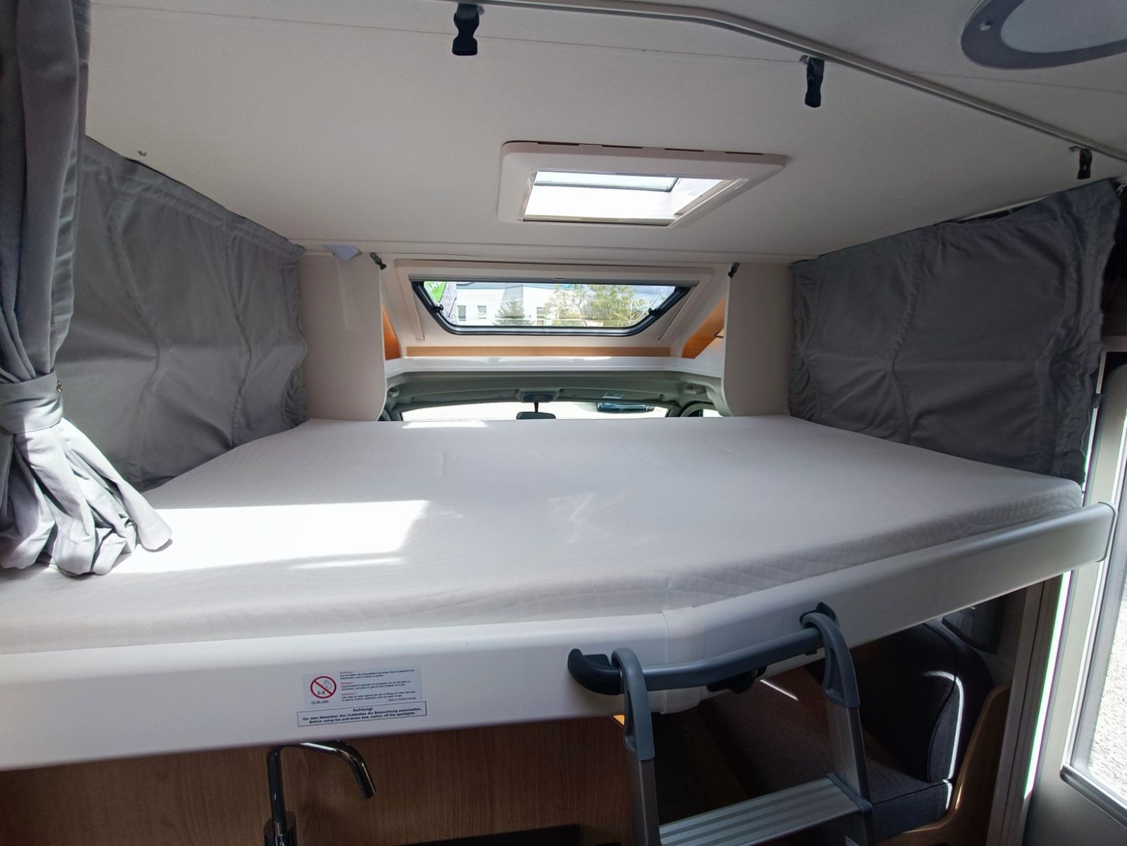 Fahrzeugabbildung Sunlight T67 *Automatik*LED*Hubbett